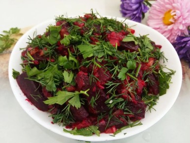 Тушеная свекла с луком в сметане: вкусный и полезный гарнир