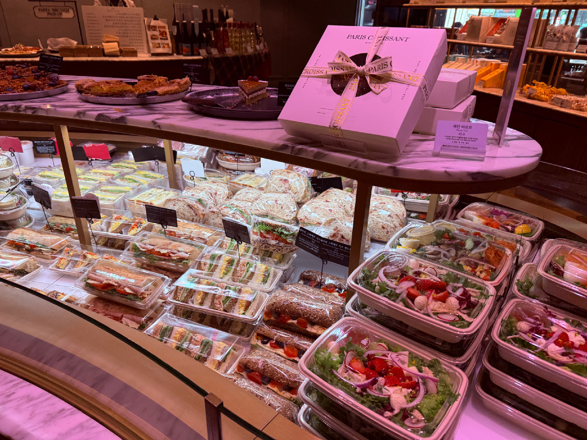 Утро с французским завтраком в Сеуле под впечатление импрессионистов