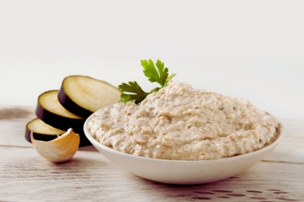 Невероятный вкус баклажанов: как удивить друзей салатом по-бухарски