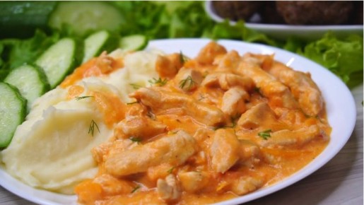 Готовим бефстроганов из курицы за считанные минуты