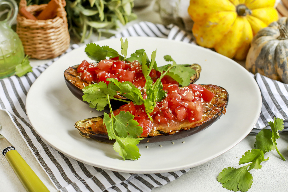 Нежные баклажаны с томатной сальсой: яркий вкус на вашем столе