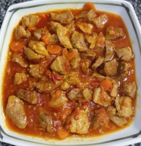 Вкусный ужин: свинина с овощами и пивом по-испански