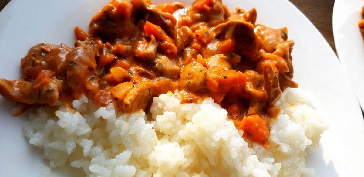 Гуляш из куриных желудков: бюджетное и вкусное блюдо для обеда