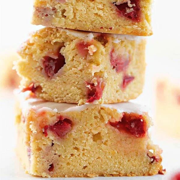 Клубнично-лимонные блонди: легкое летнее лакомство