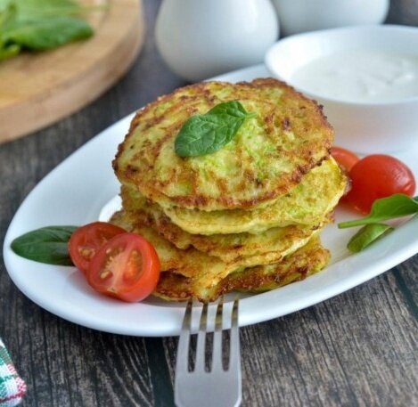 Необычные кабачковые оладьи: легкий и вкусный рецепт