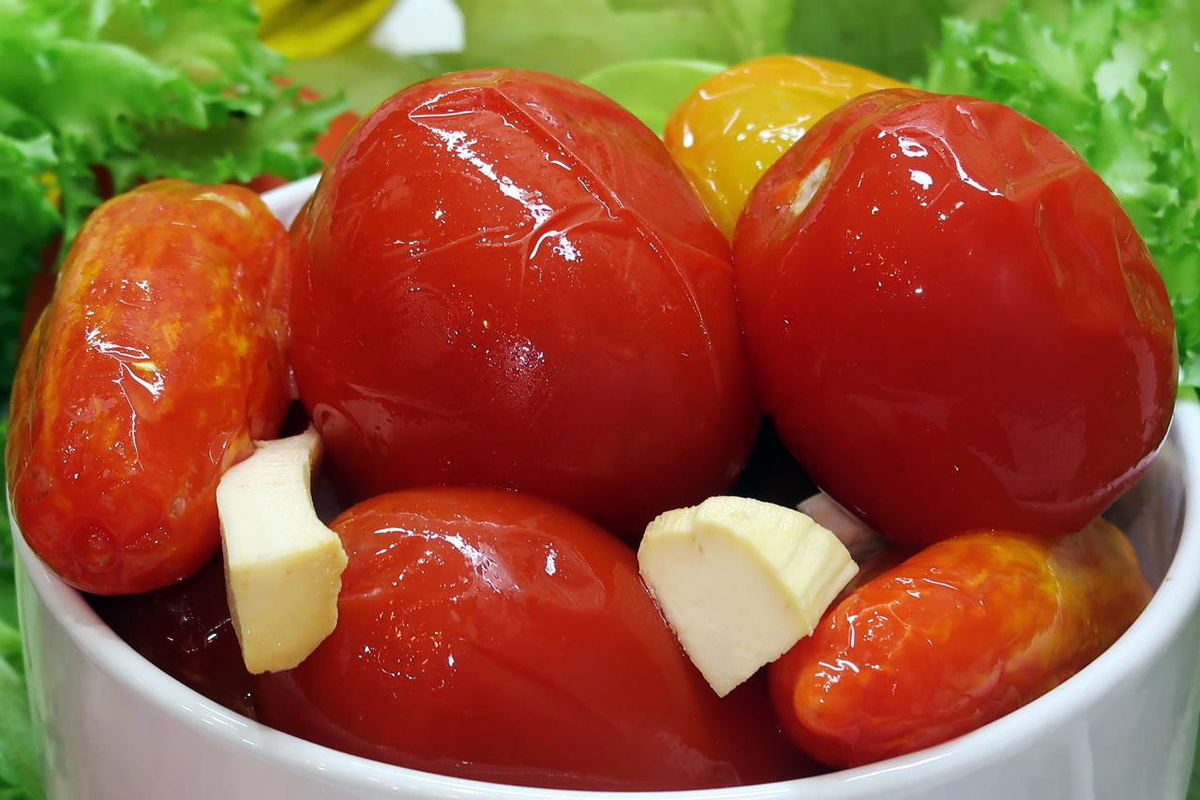 Как правильно заквасить помидоры холодным способом на зиму