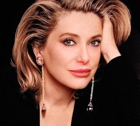 Катрин Денёв и её секреты простых радостей: от супа-пюре до семейного счастья