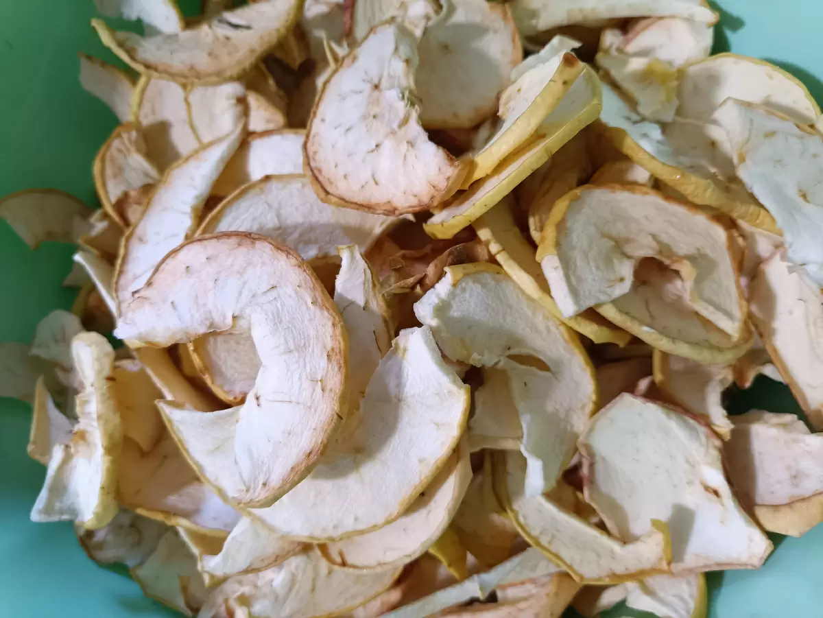 Вкусное и полезное: восхитительные яблочные чипсы