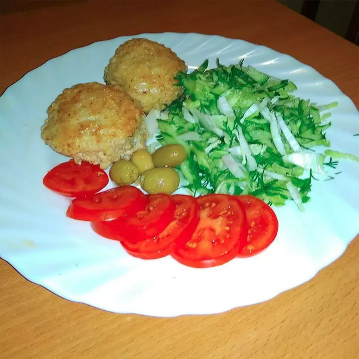 Куриные биточки в нежном соусе