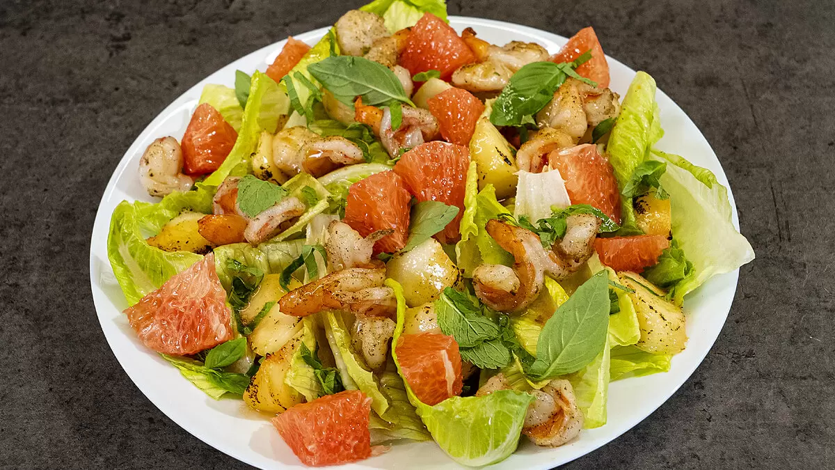 Новый взгляд на экзотический салат с креветками и грейпfruit