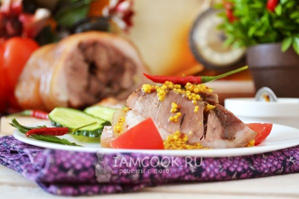 Специальный рулет из рульки: простое блюдо для мясных гурманов