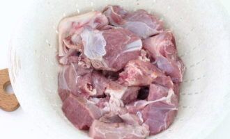 Азу по-татарски: секреты ароматного блюда с солеными огурцами