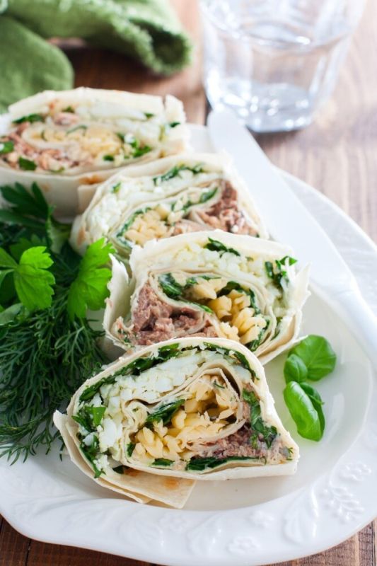 Лаваш с рыбой: вкусный рулет для любого стола