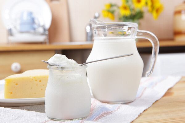 Когда и как вводить кисломолочные продукты в рацион малыша: советы специалистов