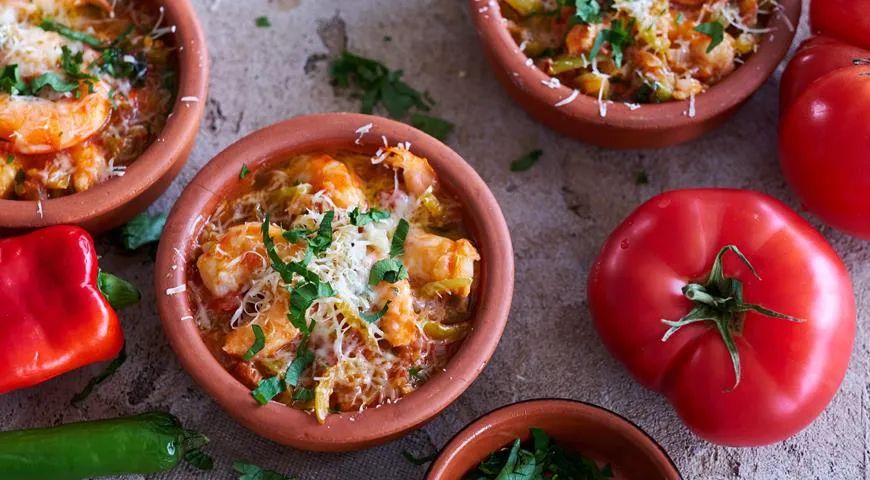 Нежный гювеч с креветками: быстро и вкусно