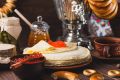 Почему на Масленицу пекут блины? Узнайте интересные факты