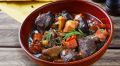 Говядина по-французски: искусство глубинного вкуса с овощами и грибами