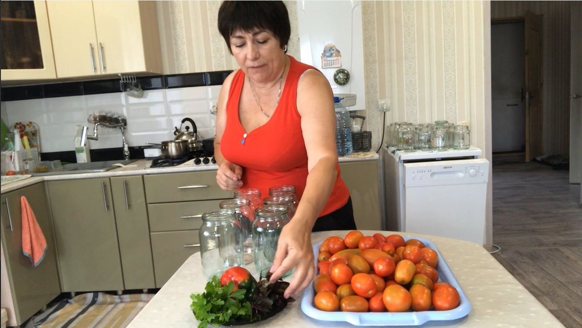 Невероятные маринованные томаты: сохраните вкус лета в каждой банке